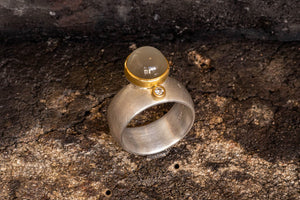 Ring - 925/-Silber, 900/-Gold mit Brillant und Mondstein